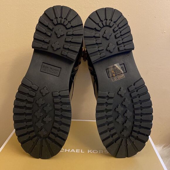 NIB Michael Kors Alistair Lace-Up Lug Sole Combat Booties 💕 - Size 9.5 - Picture 11 of 14